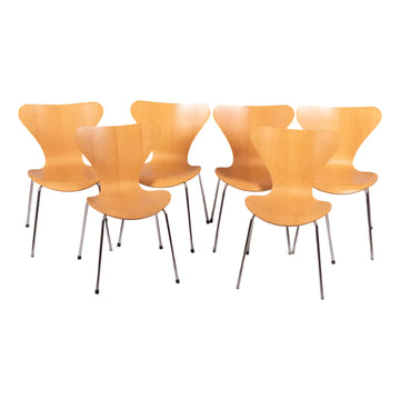 Mid 20th Century Arne Jacobsen for Fritz Hansen Series 7 — Set of Six Chairs
